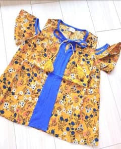 花柄 肩出し半袖トップスのサムネイル