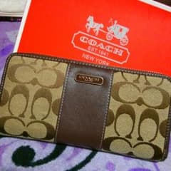 COACH長財布のサムネイル