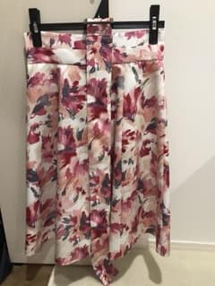 花柄スカートのサムネイル