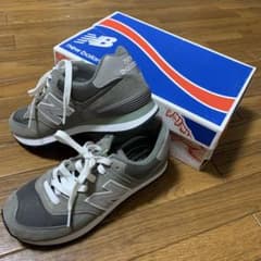 スニーカーのサムネイル