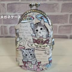ハンドメイド がま口メガネケース ネコチャーム付き - メルカリ