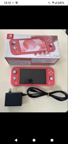 Nintendo Switch Lite ピンク 本体と充電器付きのサムネイル