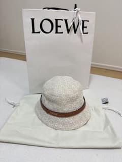LOEWE ホワイト バケットハット 57 新品同様 57 LOEWE バケットハット - メルカリ