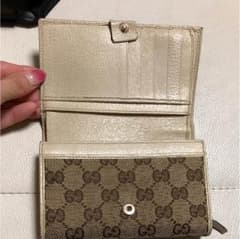 GUCCI財布のサムネイル
