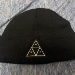 HUF 黒 ニット帽 三角形ロゴのサムネイル