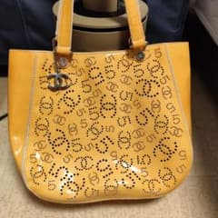 CHANEL パンチング トートバッグ イエロー - メルカリ