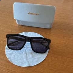 Karen walker サングラスのサムネイル
