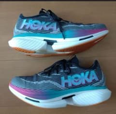 HOKA ランニングシューズ