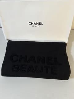 【新品未使用】CHANEL BEAUTE ブラックポーチのサムネイル