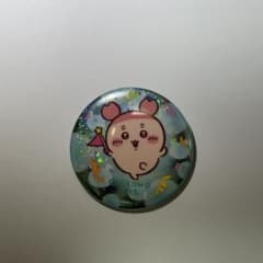 【古本屋】ちいかわパーク缶バッジのサムネイル