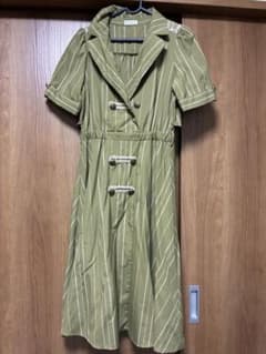 axes femme オリーブグリーン ストライプ 半袖ワンピース Mのサムネイル