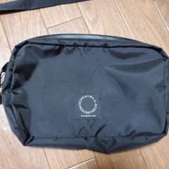 【値下げしました】山と道　サコッシュ　ショルダーバッグのサムネイル