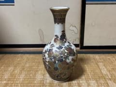 薩摩焼 明治期 金彩 菊文様 在銘 金襴手花卉紋 花瓶 時代物 薩摩焼 明治期 金彩 菊文様 在銘 金襴手花卉紋 花瓶 時代物 - メルカリ