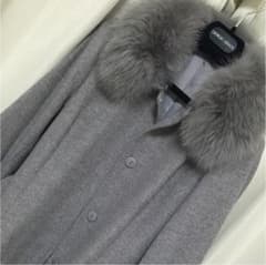 カシミア ライトグレー 膝上コート リアルファー 美品 売り切りお値下げのサムネイル