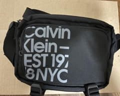 Calvin Klein ブラックショルダーバッグのサムネイル