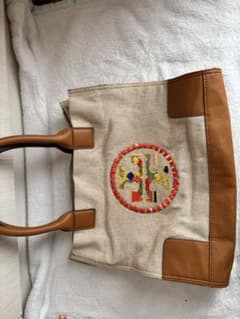 トリーバーチ キャンバス トートバッグ 刺繍ロゴ レザー ナチュラルのサムネイル