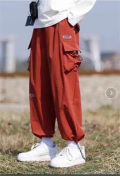 hook 赤 カーゴパンツのサムネイル