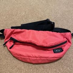 Kiu ボディバッグ　ピンクのサムネイル