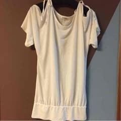 美品！ NICE CLAUP ホワイトデザインTシャツのサムネイル