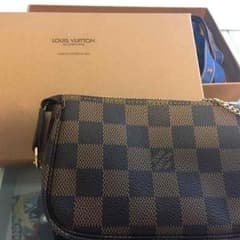 ヴィトン オシャレな小さなバックのサムネイル