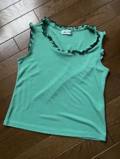 ノースリーブのサムネイル