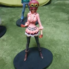 ワンピースフィギュアのサムネイル