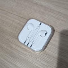 Apple 有線イヤフォン ホワイトのサムネイル
