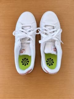 【NIKE ウィメンズ コート ロイヤル 2 NN】ローカットスニーカーのサムネイル