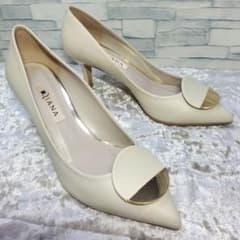 未使用級】✨DIANA ダイアナ 23cm パンプス 白系 ラウンドチャーム