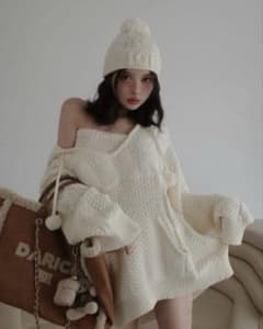 ♡早い者勝ち♡ ケーブルDDロゴVネックニットフーディ➕ニット帽のサムネイル