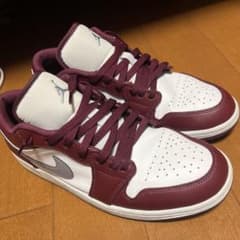 NIKE AIR JORDAN 1 LOW スニーカー　27㌢のサムネイル