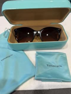 Tiffany & Co. サングラスのサムネイル
