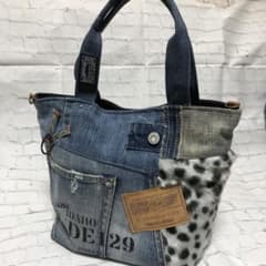25、26日発送できません！デニムリメイク トートバッグ♡ポーチ付きのサムネイル