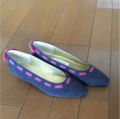 可愛いパンプスのサムネイル