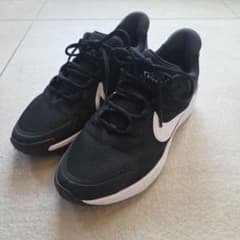 NIKE STAR RUNNER 4 ブラック スニーカー　新品のサムネイル