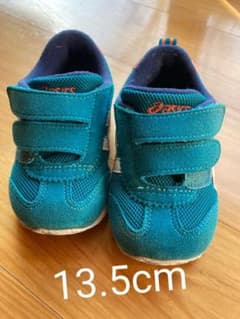 子供靴　美品！asics アシックス スニーカー13.5cmのサムネイル