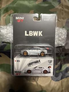 ミニカー MiNiGT LBWORKS Nissan GT-R Magic Pearl mqdefault.jpg