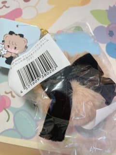 Lil ala mode ファンシーブラックくじ ふわふわ尻尾付アクリルチャームのサムネイル