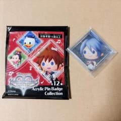 キングダムハーツ アクア メロディオブメモリー アクリルバッジ - メルカリ