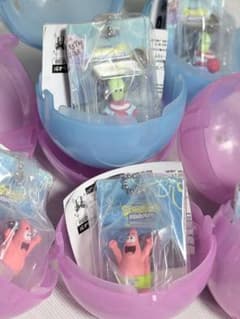 6 個　スポンジボブ ミニチュアパッケージチャーム ガシャポンのサムネイル