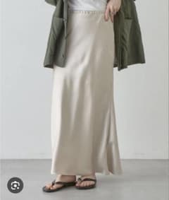 シーナリー　サテン ロングスカートのサムネイル