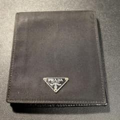 PRADA 二つ折り財布 黒のサムネイル