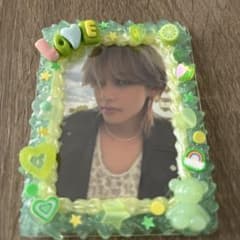 BTS V テテ Layover 公式トレカ ホイップデコケースのサムネイル