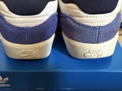 NIKE SB スニーカー パープル×ブルー×ホワイトのサムネイル