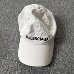 BALENCIAGA ホワイト ベースボールキャップ - メルカリ