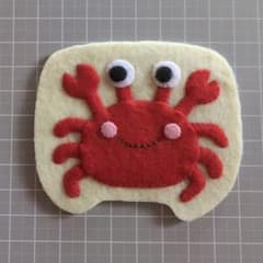 フェルトワッペン ハンドメイド かに - メルカリ