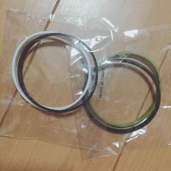 HiGH＆LOW THE BASE ROCKY&SMOKY ゴムブレス ガチャのサムネイル