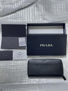 て*う様 Pradaプラダ 長財布のサムネイル