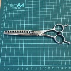 ☆神田文一商店 Jin セニングシザー梳きバサミ神田シザー☆理容・美容　美品！のサムネイル