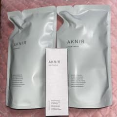 AKN/R アクニー薬用ヘアスカルプセラム付き シャンプー・トリートメントのサムネイル